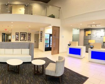 Holiday Inn Express & Suites Greenville By IHG - Greenville - Lobby