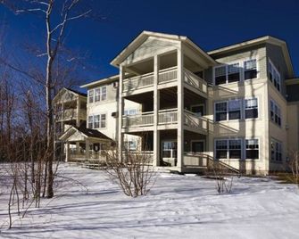 Beautiful Hotel In Vermont Smugglers Notch 1bd Near Disc Golf Center - Smugglers Notch - Building