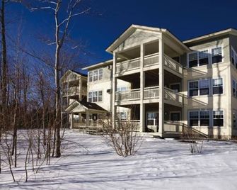 Beautiful Hotel In Vermont Smugglers Notch 1bd Near Disc Golf Center - Smugglers Notch - Building