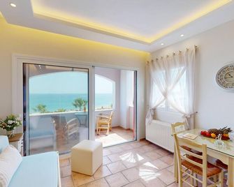 Aneria Suites - Skaleta