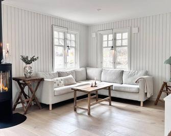 3 Bedroom Beautiful Home In Sölvesborg - Sölvesborg - Obývací pokoj