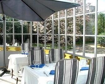Logis Hotel L'europe - Pontivy - Balcony