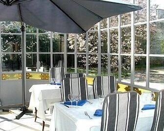 Logis Hotel L'europe - Pontivy - Restaurante