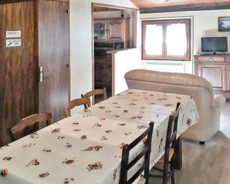 Appartement spacieux à Belcaire avec vue sur la montagne - Belcaire - Comedor