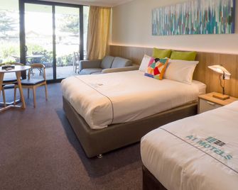 A1 Motels Port Fairy Motel and Apartments - Port Fairy - Bedroom