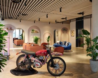 Hotel Indigo Gloucester - The Forum by IHG - Gloucester - Building