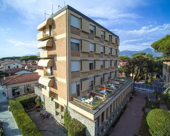 Albergo Battelli - Pietrasanta