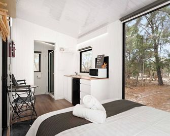 Bilby Park Escape 2 by Tiny Away - Great Western - Camera da letto