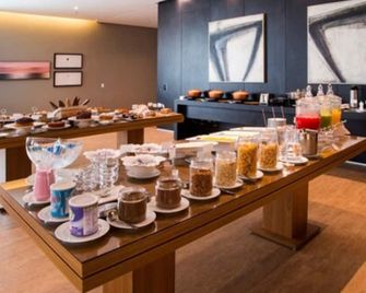 Hotel Araucaria Flat - Araraquara - Buffet