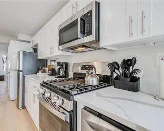Annapolis Downtown Entire Townhome 3 bed 6 guests - Аннаполіс - Кухня