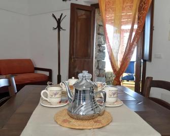 I Dammusi Sapori di Pantelleria - Pantelleria - Dining room