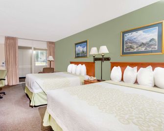 Days Inn by Wyndham Cedar Falls- University Plaza - Cedar Falls - Bedroom