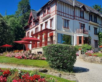 La Villa Bois Joli Hotel Restaurant - Bagnoles-de-l'Orne-Normandie - Gebouw