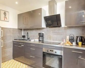 Studio Calme et Spacieux en Plein Centre de Cannes. Palais de Festivals 7 min - Cannes - Keittiö