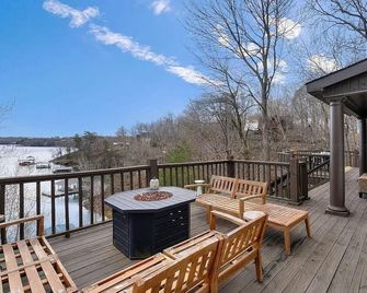 The Cove At Smith Lake - Arley - Balcony