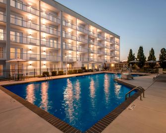Spark by Hilton Chattanooga Downtown - Chattanooga - Pool