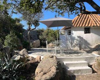 Maison De Vacances Dans Village Authentique Corse - Bonifacio - Patio