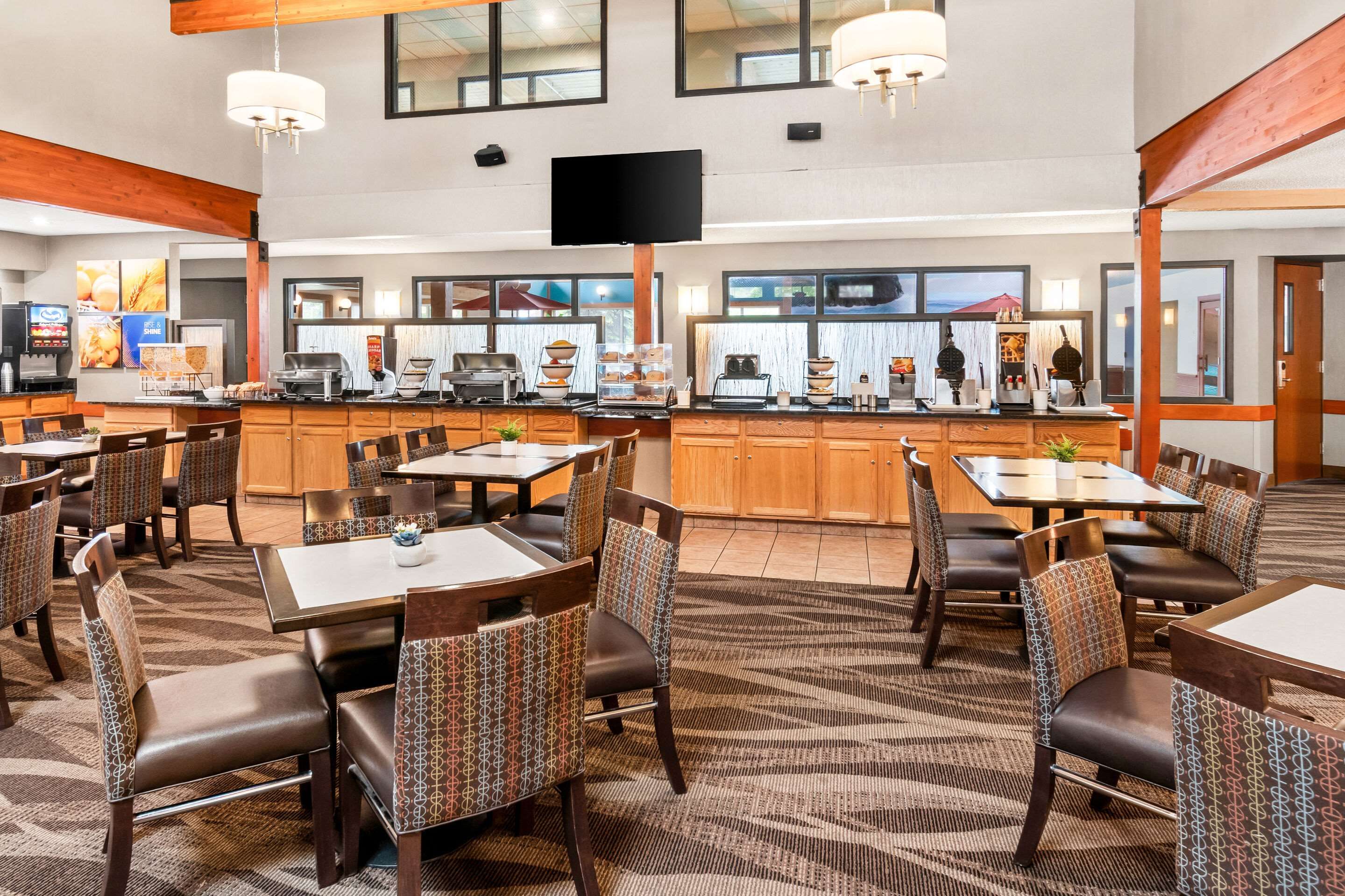 Restaurant view of Comfort Inn West