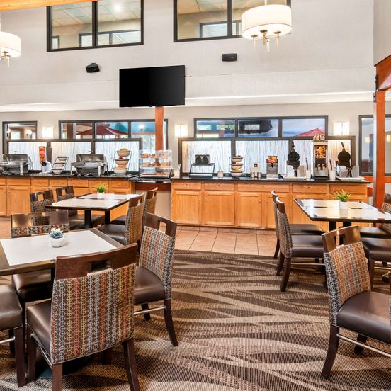 Restaurant view of Comfort Inn West