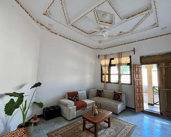 Cozy house in Nungwi - Nungwi - Living room