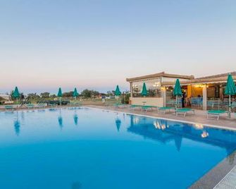 Li Suari Club Village - San Teodoro - Bazén