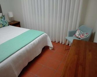 Hotel Dom Lourenco - Lourinhã - Bedroom