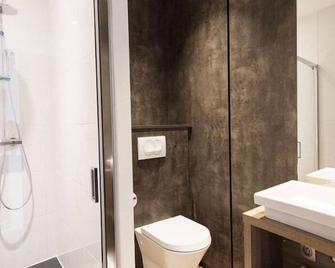 Hotel Les Poteaux Carres - Saint-Étienne - Badkamer