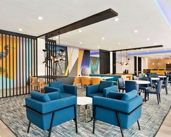 La Quinta Inn & Suites by Wyndham Richmond-Sugarland - Richmond - Lounge
