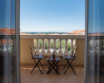 Pansion Villa Bok - Novalja - Balcón