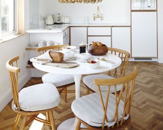 Sands Studio & Samphire Studio - St. Ives - Dining room