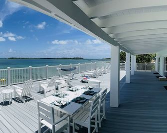 Brand NEW direct oceanfront with protected dockage - Marsh Harbour - Balcón