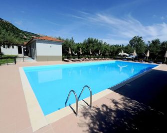 Castle View Bungalows - Mistra - Piscine