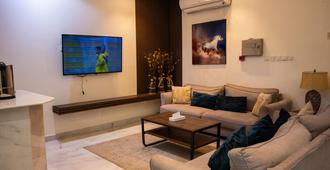 Tara One Apartment By Alin - Riyadh - Living room