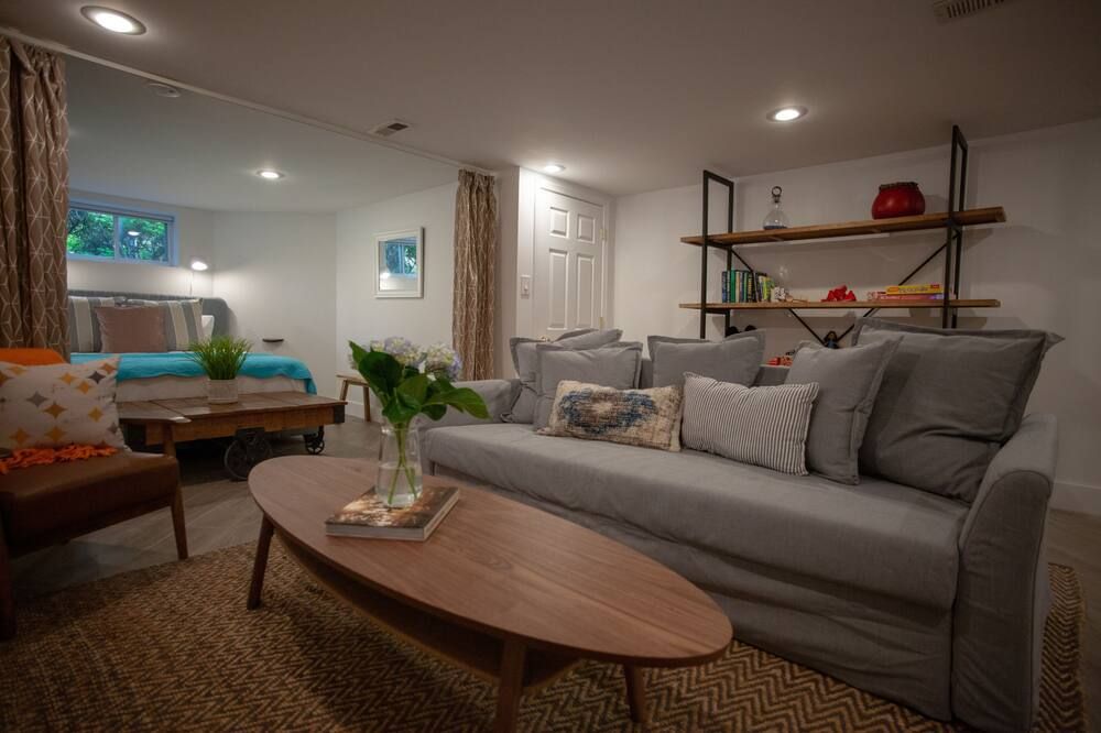 Hidden treasure, GREAT for families - Roomy, comfy, close to everything! - واشنطن د.ك. - غرفة معيشة