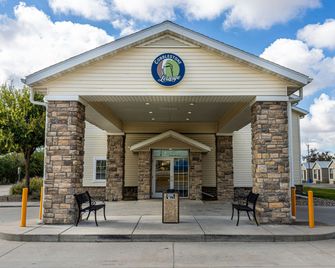 Cobblestone Inn & Suites - Big Lake - Big Lake - Edificio