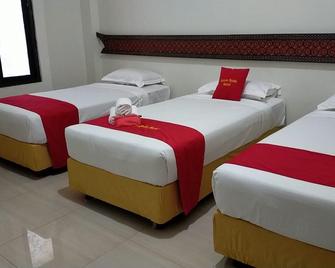 Gosyen Efata Toraja Hotel - Makale - Habitación