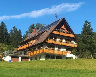 Apartment '2' with Mountain View, Shared Garden and Wi-Fi - Bad Rippoldsau - Bâtiment