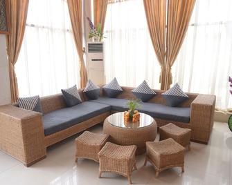 Hotel Sidney - Yangon - Living room