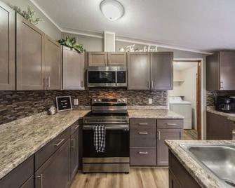 Grand Rivers Getaway at Ky Lakes - Grand Rivers - Kitchen