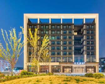 Ji Hotel Yancheng Nanyang Airport Dayang Bay - Yancheng - Gebouw