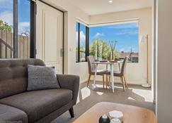 110 Hampden Apartments - Hobart - Living room