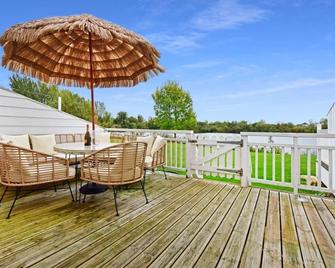 Luxury lodge in the heart of the Cotswolds - Cirencester - Balcony
