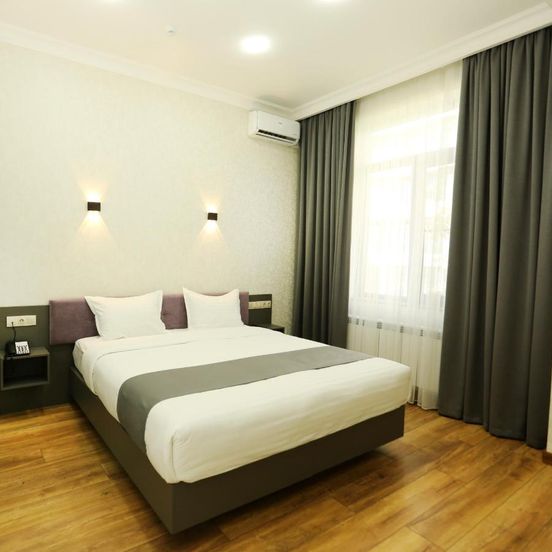 Parklane Hotel image 1