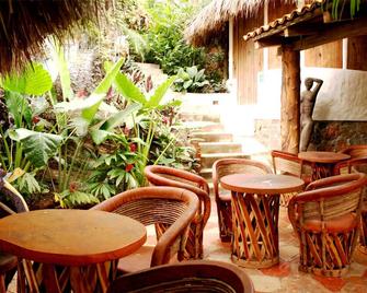 Cabanas Biuzaa - Zipolite - Patio