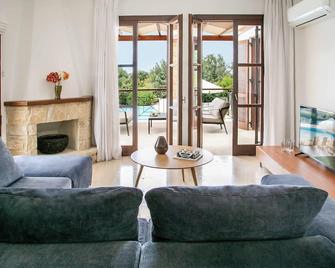 Aphrodite Hills Superior 66 - Kouklia - Living room