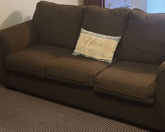 Charming 1-bedroom apartment with AC and WiFi in wonderful Easley - Easley - Huiskamer