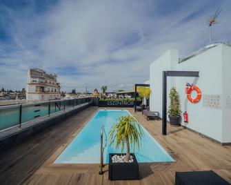 esZentrico Suites Jerez - Jerez de la Frontera - Piscina