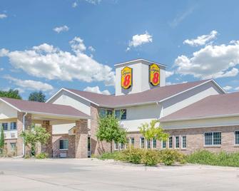 Super 8 by Wyndham Cedar Falls - Cedar Falls - Building