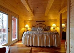 Honeymoon Hills Gatlinburg Cabin Rentals - Gatlinburg - Bedroom