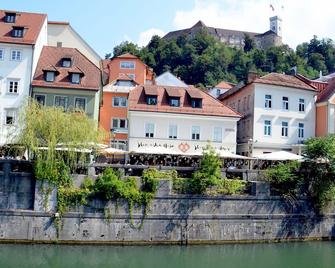 Apartments And Rooms Mescanka - Ljubljana - Building